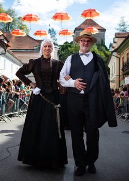 Izjemen obisk zaznamoval 50. Dneve narodnih noš in oblačilne dediščine v Kamniku (Blaž T. Muc)  (62)